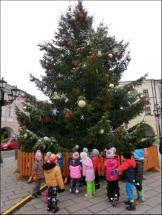 Fotogalerie Zdobení stromečku na Masarykově náměstí, foto č. 27