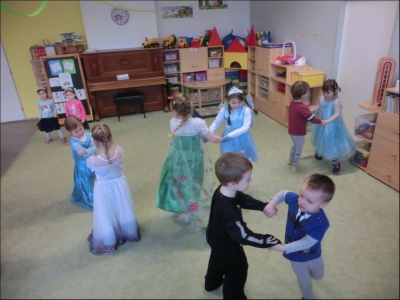Fotogalerie Maškarní ples - 1. třída, foto č. 15