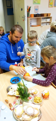 Fotogalerie Vánoční besídka spojená s vánočním tvořením ve 2. třídě, foto č. 7