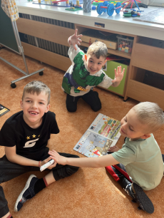Fotogalerie Pohádka o čarodějnickém týdnu ve 4. třídě, foto č. 9