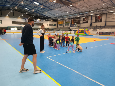 Fotogalerie Veselé sportovky pro děti ze školky - 1. a 2. třída, foto č. 3