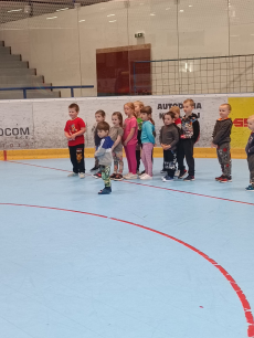 Fotogalerie Veselé sportovky pro děti ze školky - 1. a 2. třída, foto č. 7