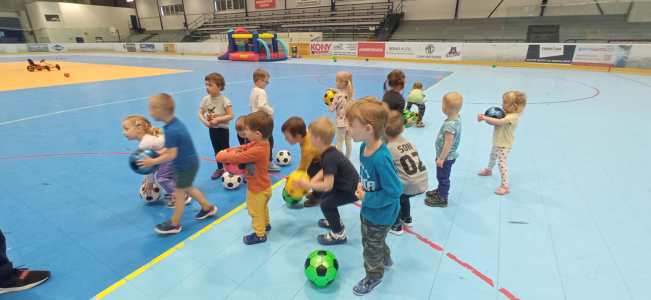 Fotogalerie Veselé sportovky pro děti ze školky - 1. a 2. třída, foto č. 22