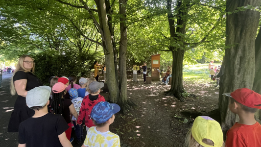 Fotogalerie Open Air Základní umělecké školy Nový Jičín - 4. třída, foto č. 1