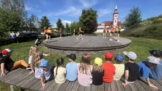 Fotogalerie Open Air Základní umělecké školy Nový Jičín - 4. třída, foto č. 3
