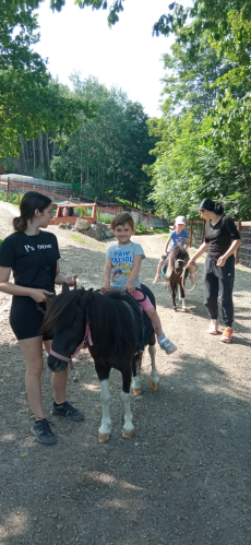 Fotogalerie Výlet do MINIZOO Horečky - 1. a 2. třída, foto č. 5