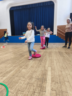 Fotogalerie Veselé sportovky pro děti ze školky, foto č. 11