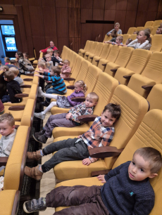 Fotogalerie Příhody včelích medvídků - 2. třída, foto č. 1