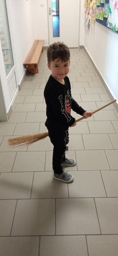 Fotogalerie Halloween - 2. třída, foto č. 14