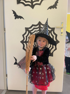 Fotogalerie Halloween - 2. třída, foto č. 19