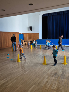 Fotogalerie Veselé sportovky pro děti ze školky - 2. třída - 4.11.2025, foto č. 13