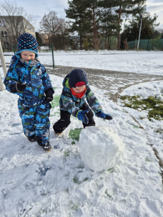 Fotogalerie První sníh ve 2. třídě, foto č. 10