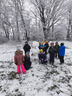 Fotogalerie Hrajeme si se sněhem - 3. třída, foto č. 2