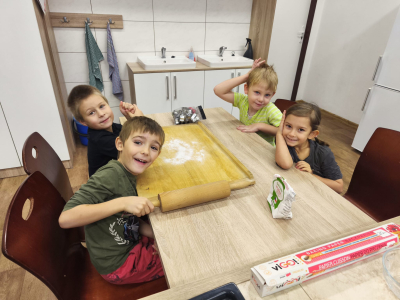 Fotogalerie Pečení vánočního cukroví ve 3. třídě, foto č. 37