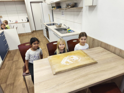Fotogalerie Pečení vánočního cukroví ve 3. třídě, foto č. 34
