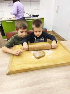 Fotogalerie Pečení vánočního cukroví ve 3. třídě, foto č. 31