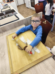 Fotogalerie Pečení vánočního cukroví ve 3. třídě, foto č. 19