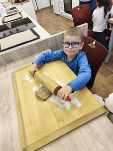 Fotogalerie Pečení vánočního cukroví ve 3. třídě, foto č. 28