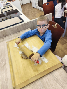 Fotogalerie Pečení vánočního cukroví ve 3. třídě, foto č. 29