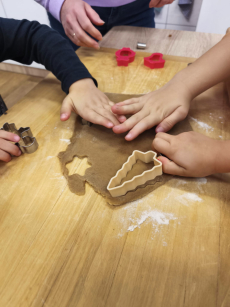 Fotogalerie Pečení vánočního cukroví ve 3. třídě, foto č. 18