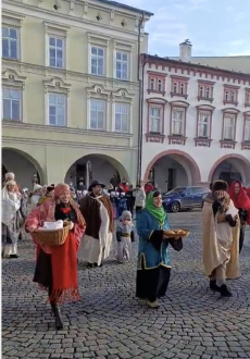 Fotogalerie Tří králové na Masarykově náměstí - 3. třída, foto č. 7