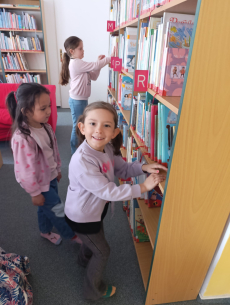 Fotogalerie Návštěva knihovny - 3. třída, foto č. 8