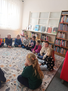 Fotogalerie Návštěva knihovny - 3. třída, foto č. 6