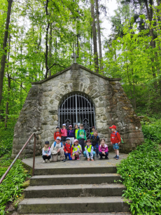 Fotogalerie Výlet k Oční studánce - 3. třída, foto č. 5