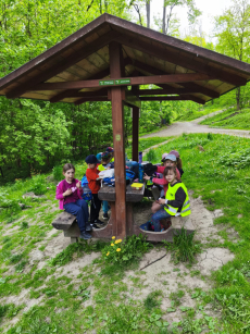 Fotogalerie Výlet k Oční studánce - 3. třída, foto č. 7