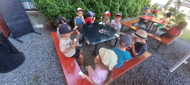 Fotogalerie Sladké dopoledne s dětmi - 1. a 2. třída, foto č. 2