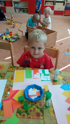 Fotogalerie Září ve školce - 2. třída, foto č. 18