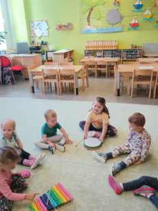 Fotogalerie Hudební chvilka v 1. třídě, foto č. 6