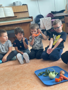 Fotogalerie Ovoce a zelenina v naší mateřské škole  - 3. třída, foto č. 13